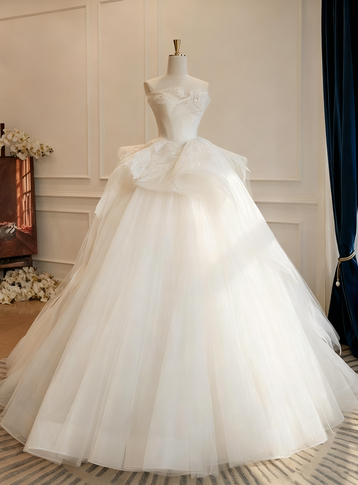 New Arrival Wedding Dress Strapless Tulle Wedding Dress     D3831