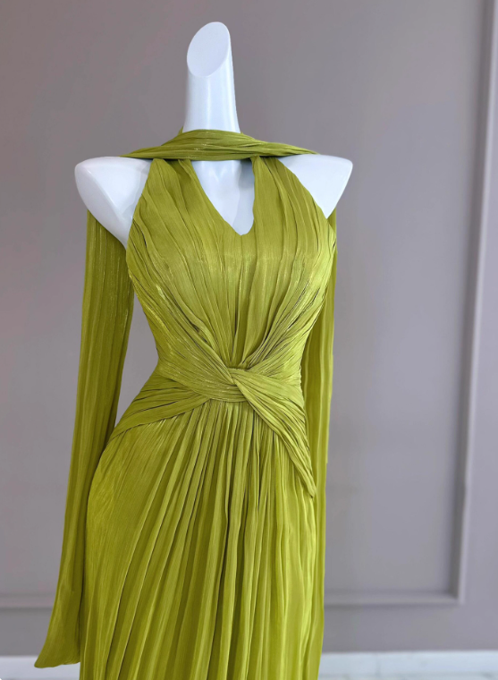 Elegant Prom Dress Halter Pleated Long Evening Dress Gala Dress Cocktail Dress   D3917