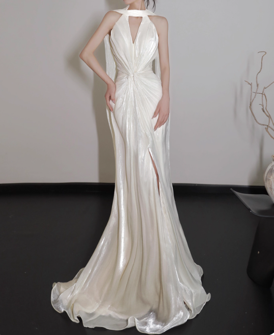 Minimalist Wedding Dress Halter Pleated Mermaid Wedding Dress   D3921