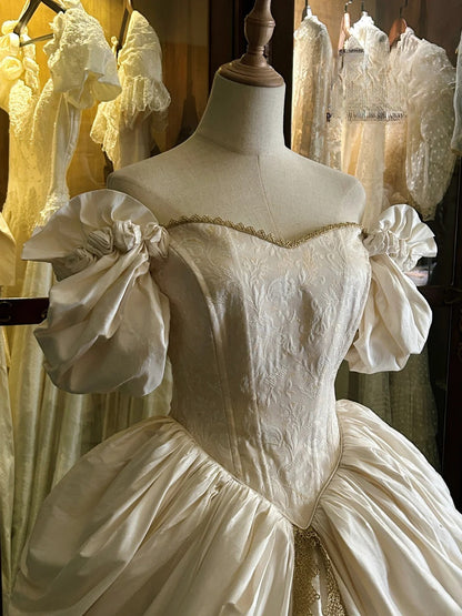 Vintage Wedding Dress Off Shoulder Pleated Wedding Dress  D3997