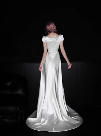 Minimalist Wedding Dress A Line Boat Neck Wedding Dress    D4070