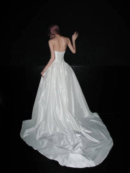 Elegant Wedding Dress Satins Sweetheart Pleated Wedding Dress    D4073