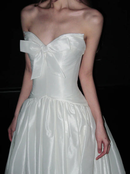 Elegant Wedding Dress Satins Sweetheart Pleated Wedding Dress    D4073