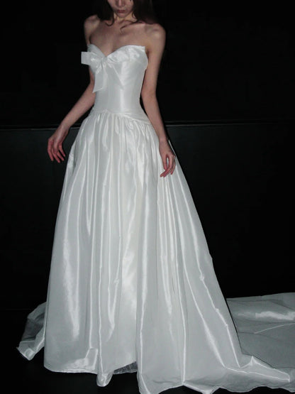 Elegant Wedding Dress Satins Sweetheart Pleated Wedding Dress    D4073