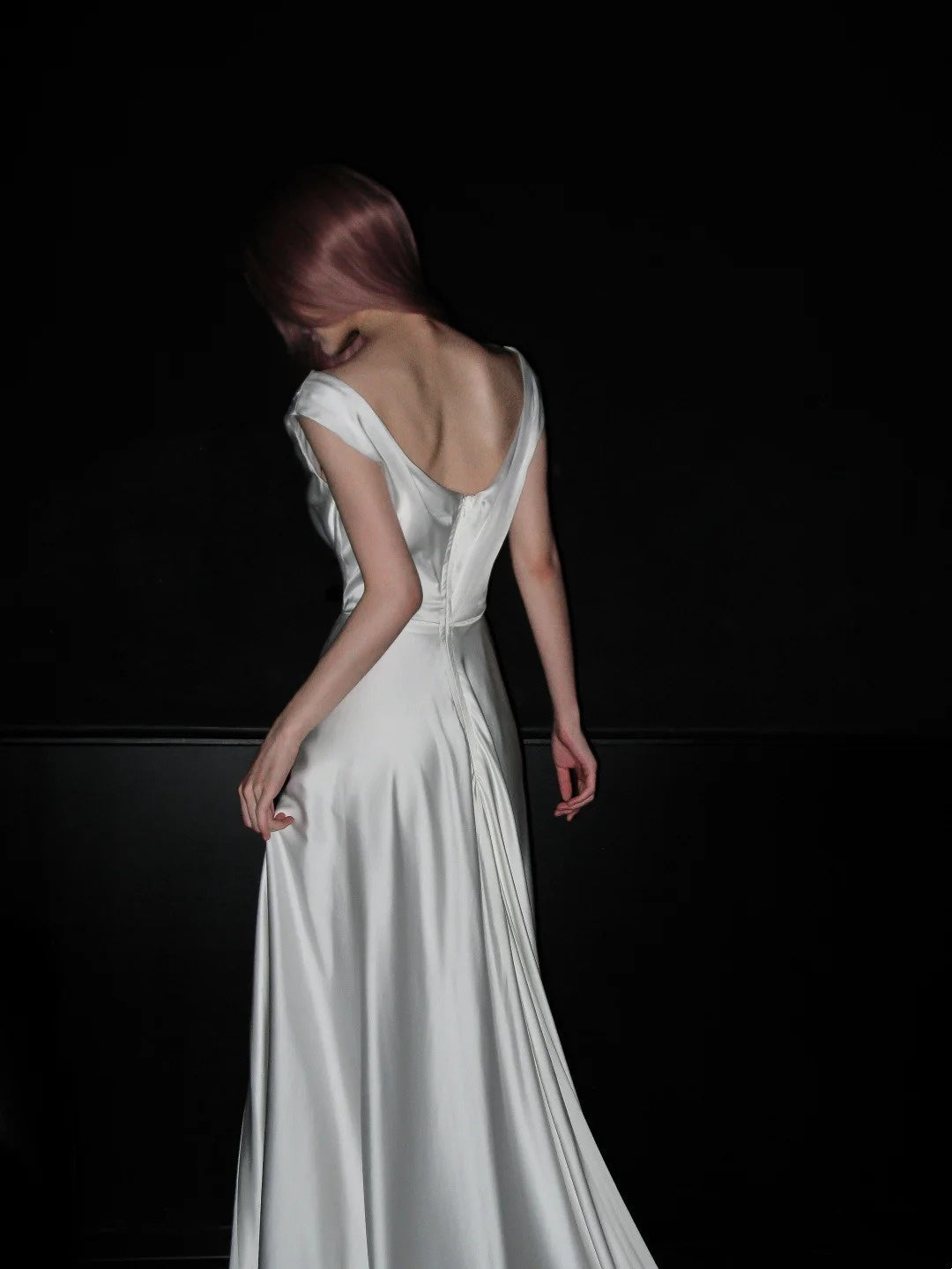 Minimalist Wedding Dress Crew Neck Pleated Wedding Dress    D4078