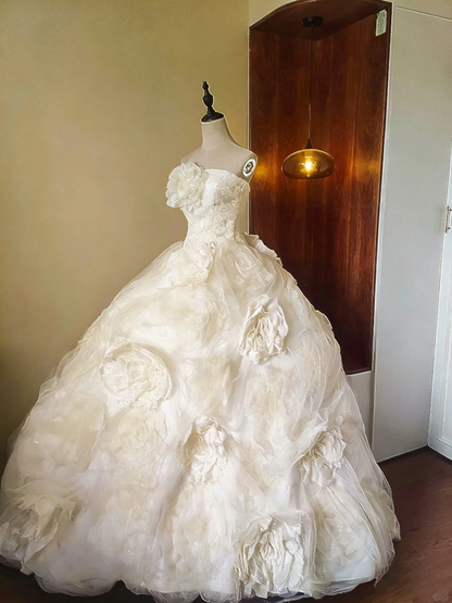 Elegant Prom Dress Strapless Tulle Flower Ball Gown Evening Dress Quinceanera Dress Birthday Party Outfits   D4084