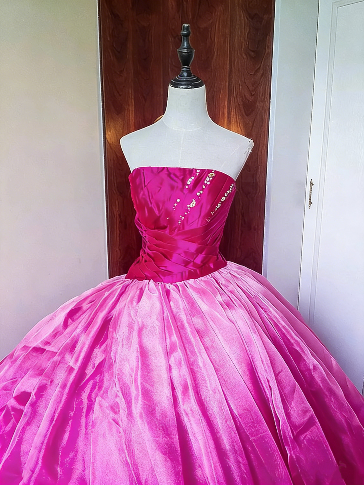 Stunning Prom Dress Strapless Pleated Ball Gown Evening Dress Quinceanera Dress Birthday Party Outfits   D4088