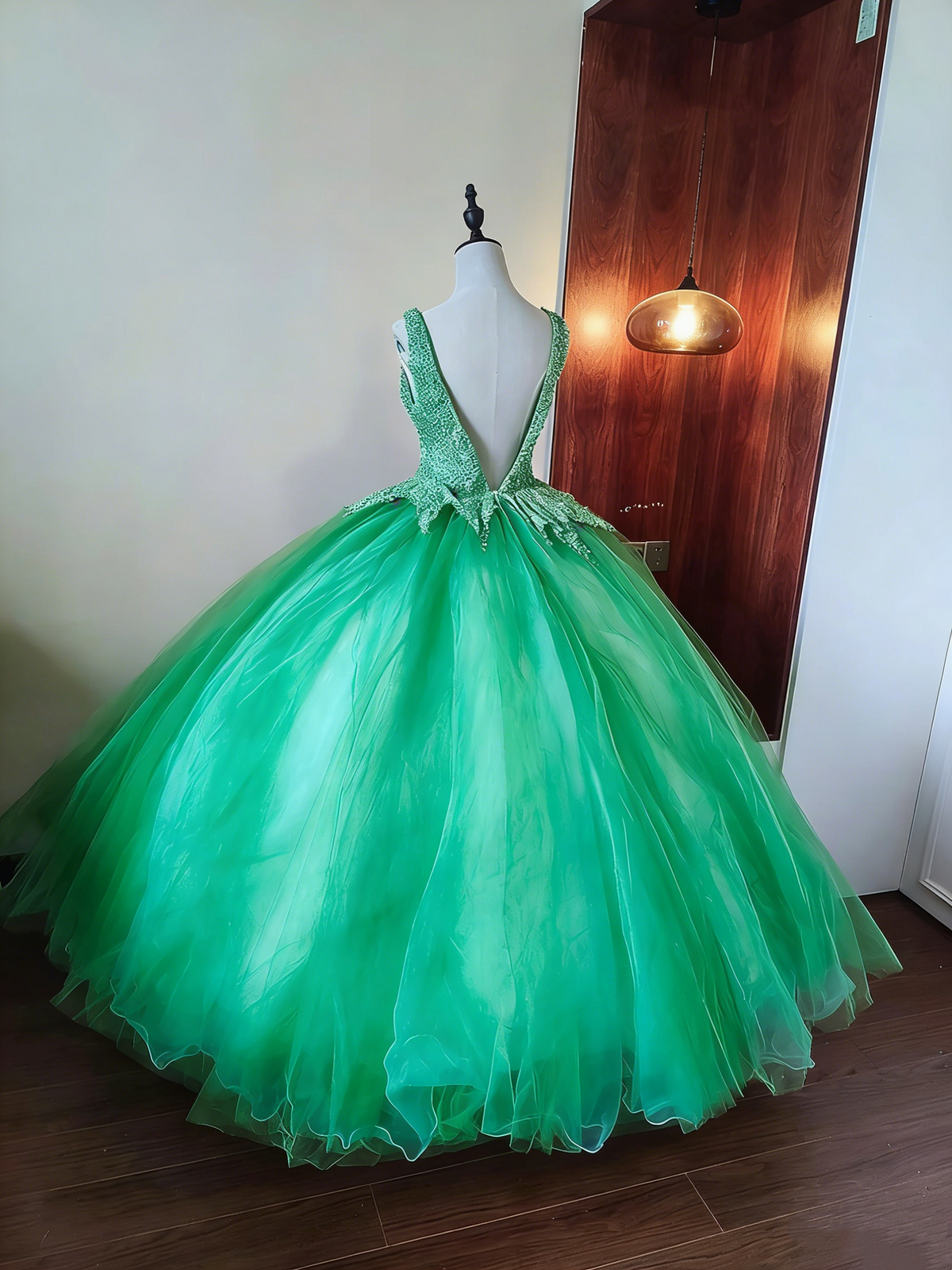 New Design Prom Dress V-neck Backless Pleated Tulle Ball Gown Birthday Party Outfits Evening Dress Sweet 16 Dress       D4093