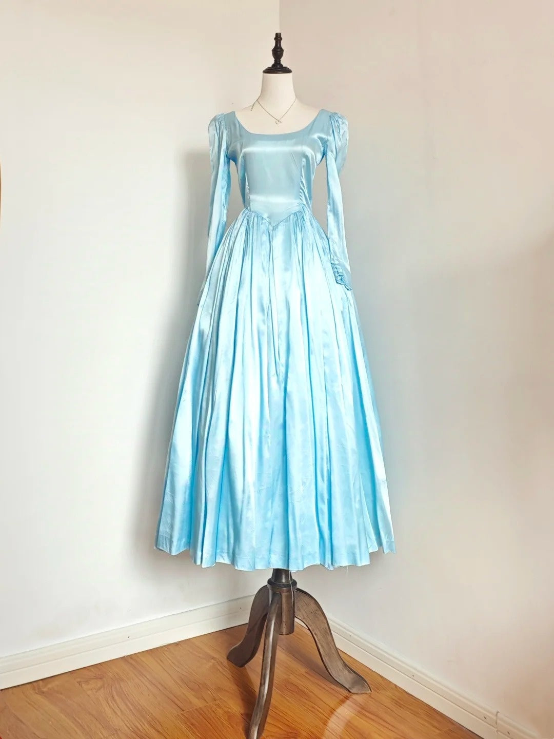Minimalist Prom Dress Satin Crew Neck Pleated Gala Dress Evening Dress Formal Dress  D4211