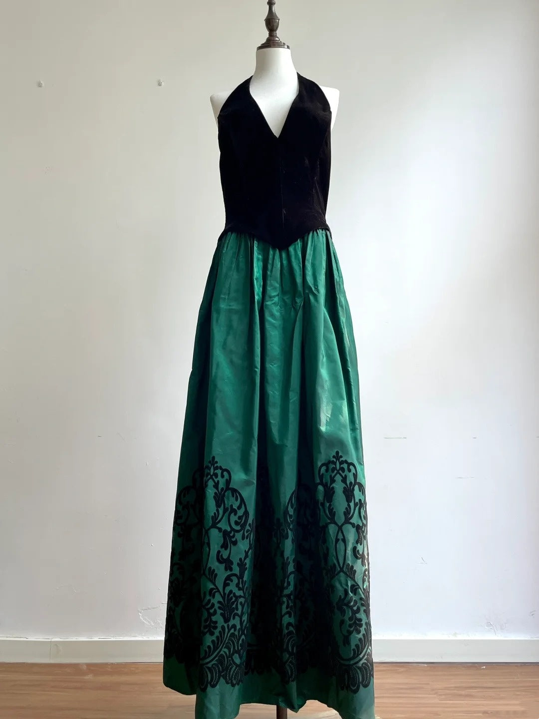 Elegant Prom Dress Halter Pleated Gala Dress Evening Dress Formal Dress  D4221