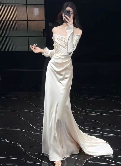 Minimalist Wedding Dress Off Shoulder Long Sleeves Pleated Wedding Dress    D4309