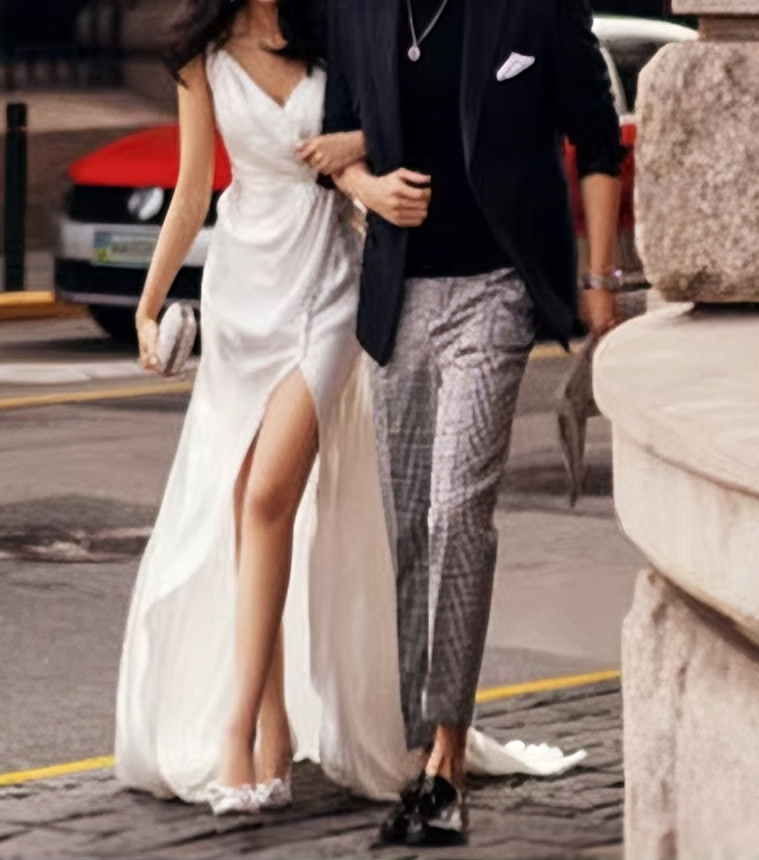 Minimalist Wedding Dress V-neck Slit Wedding Dress   D4318
