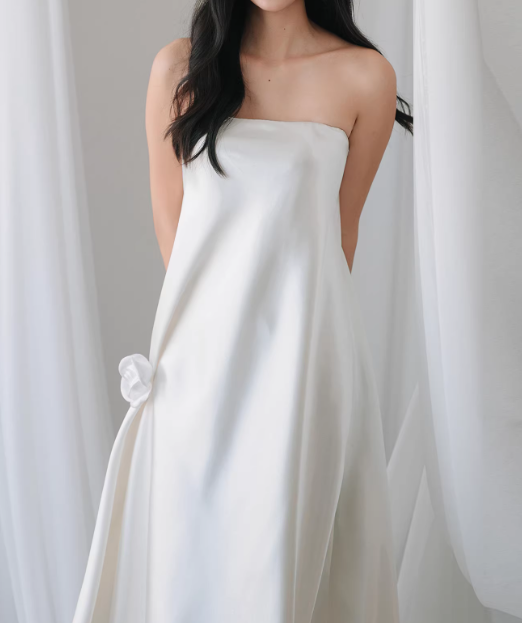 Minimalist Wedding Dress A Line Strapless Wedding Dresses   D4323