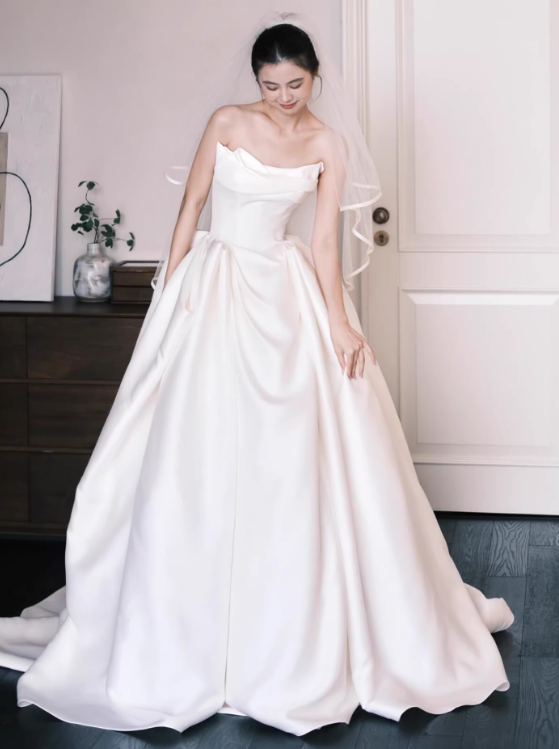 New Arrival Wedding Dress Strapless Pleated Wedding Dresses   D4324