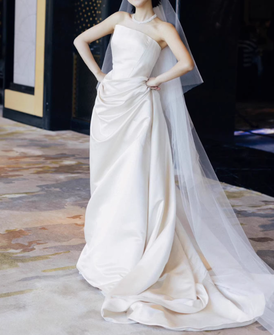 New Arrival Wedding Dress Satin A Line Asymmetrical Neck Pleated Wedding Dresses   D4325