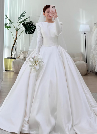 Minimalist Wedding Dress Satin Crew Neck Long Sleeves Wedding Dresses   D4327