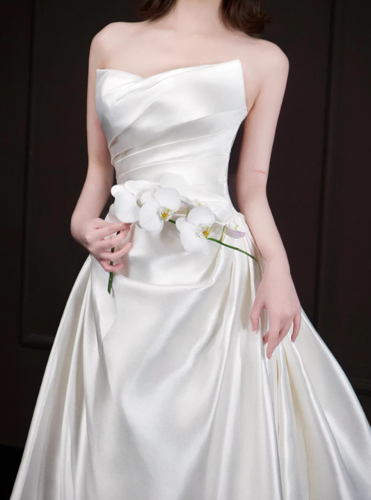 Elegant Wedding Dress Satin Asymmetrical Neck Pleated Wedding Dresses with Trian  D4328
