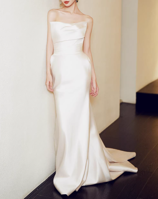 Minimalist Wedding Dress Satin Strapless Pleated Wedding Dresses D4329