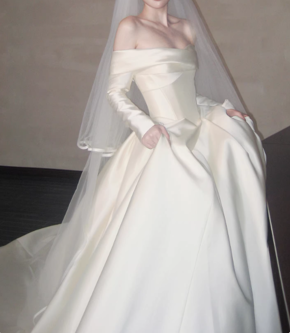New Design Wedding Dress Satin Off Shoulder Long Sleeves Pleated Wedding Dresses D4331