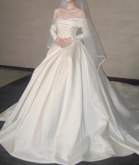 New Design Wedding Dress Satin Off Shoulder Long Sleeves Pleated Wedding Dresses D4331