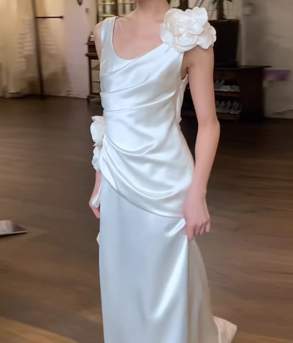 Stunning Wedding Dress Satin Crew Neck Flower Wedding Dresses D4333