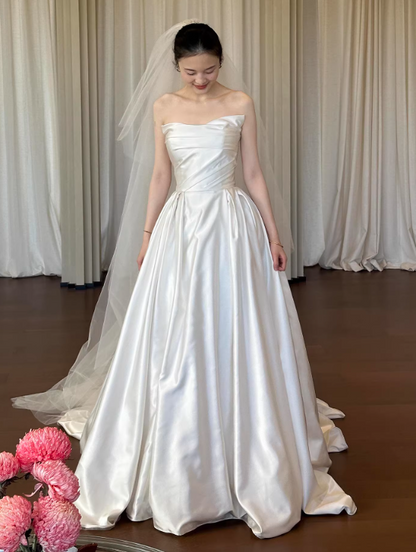 Minimalist Wedding Dress Strapless Pleated Wedding Dresses   D4334