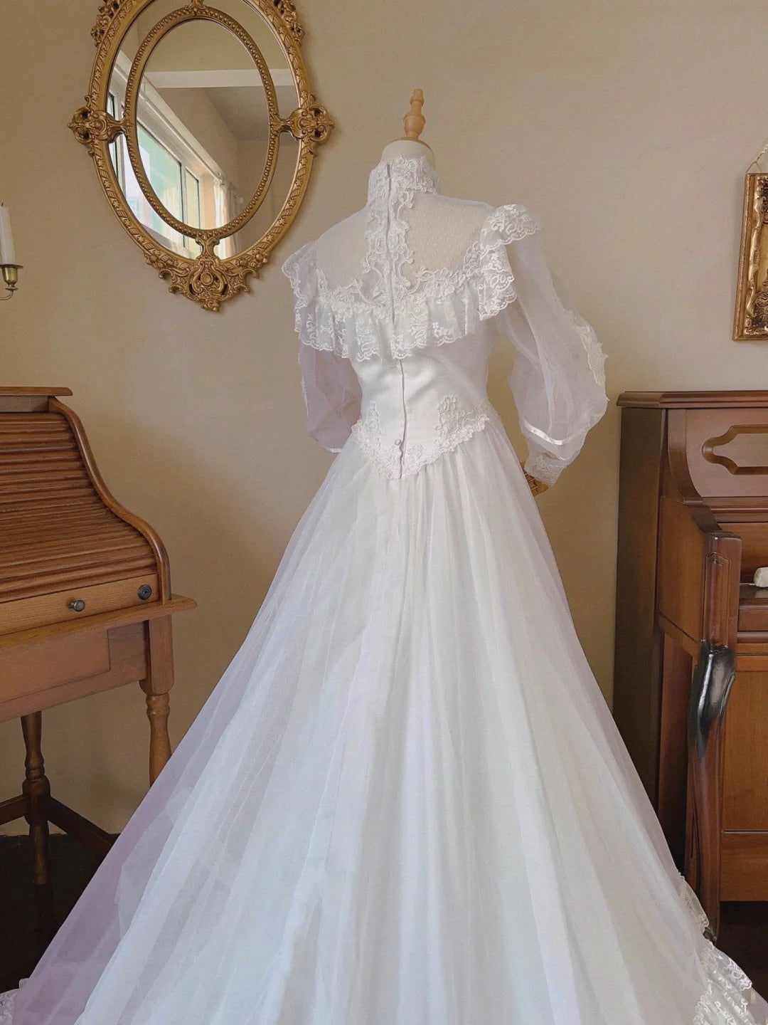 Stunning Wedding Dress A Line High Collar Tulle Pleated Wedding Dress  D4344