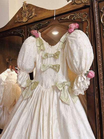 Vintage Wedding Dress V-neck Short Sleeves Pleated Wedding Dress  D4346