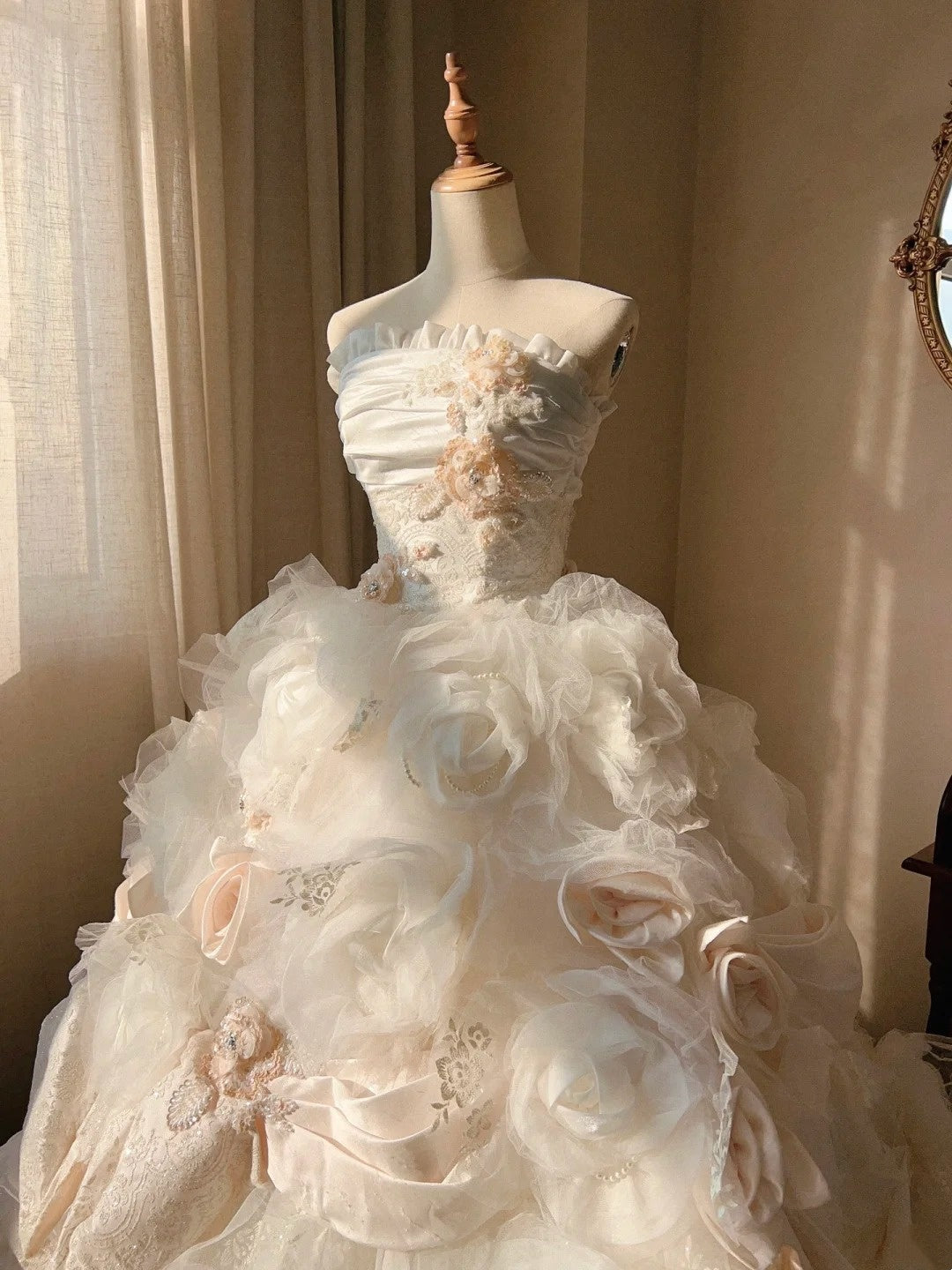 Beauty Wedding Dress Strapless Flower Pleated Tulle Wedding Dress  D4351