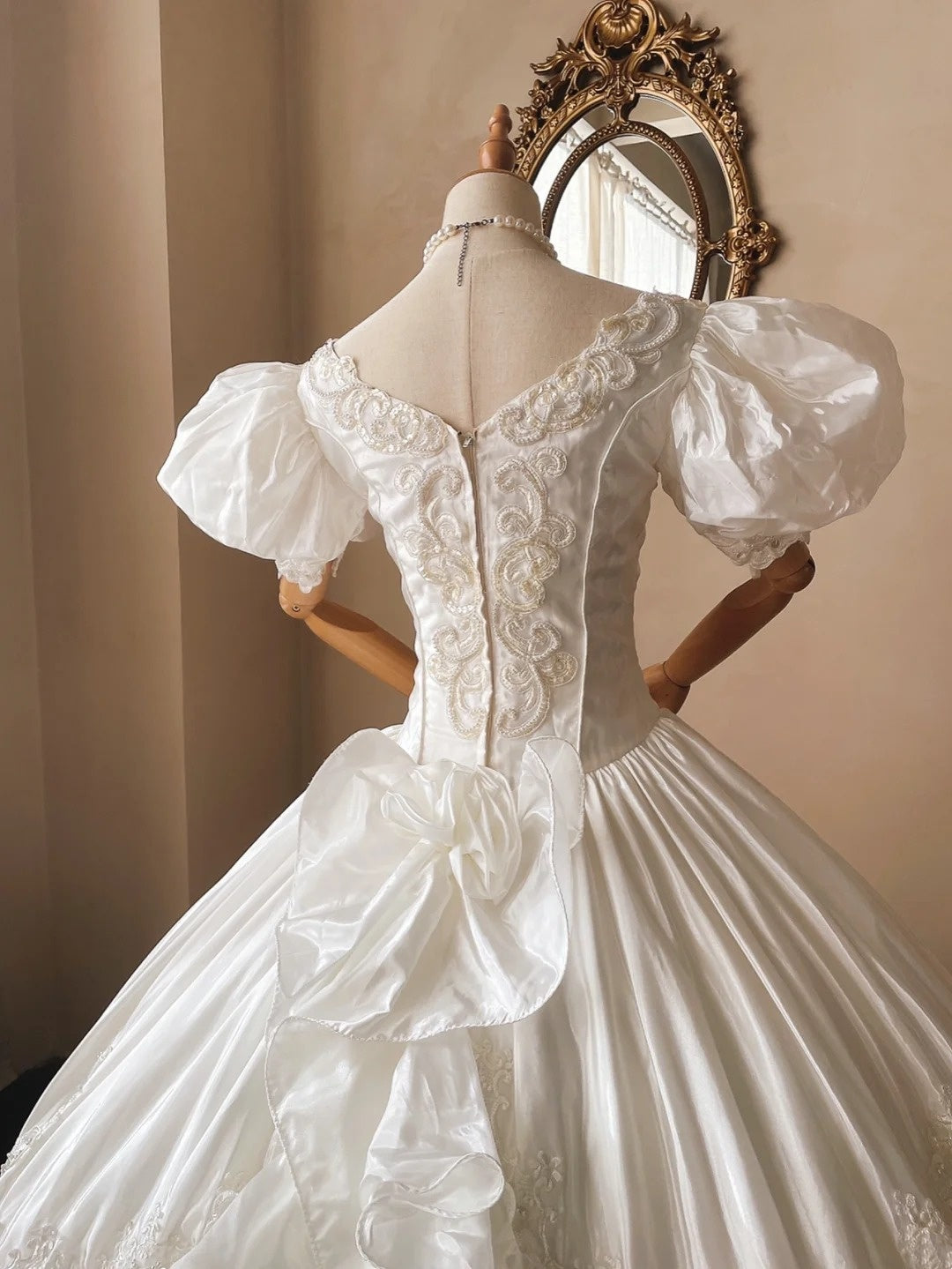 Vintage Wedding Dress V-neck Pleated Wedding Dress  D4360