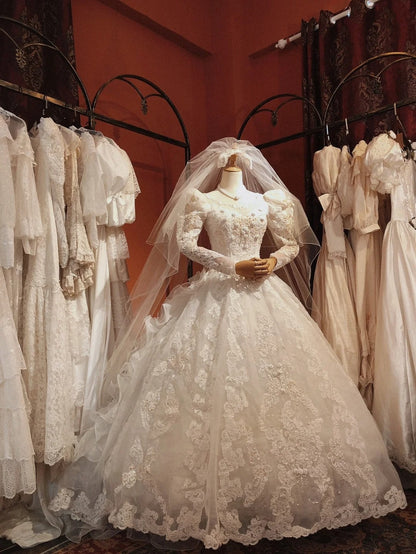 Vintage Wedding Dress Crew Neck Long Sleeves Ruffle Wedding Dresses   D4366