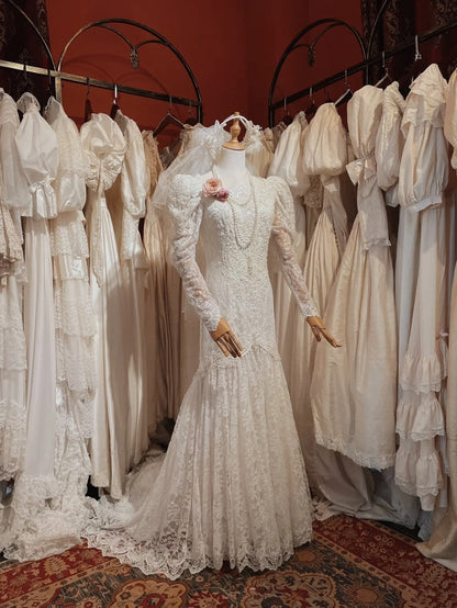 Vintage Wedding Dress Asymmetrical Neck Long Sleeves Mermaid Wedding Dresses   D4367