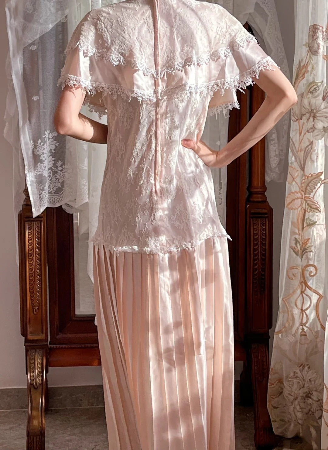 Vintage Wedding Dress Crew Neck Lace Pleated Wedding Dress  D4442