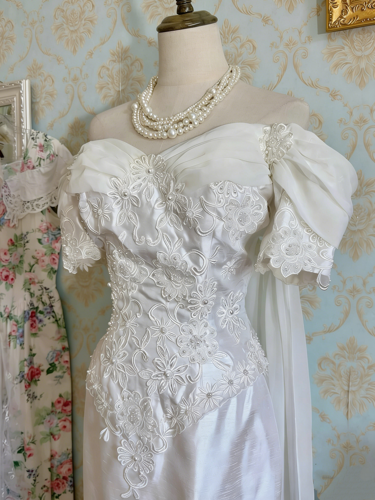 Vintage Wedding Dress Off Shoulder Pleated Wedding Dress  D4472