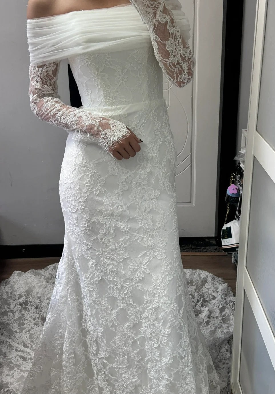 Stunning Wedding Dress Off Shoulder Long Sleeves Pleated Wedding Dress  D4499