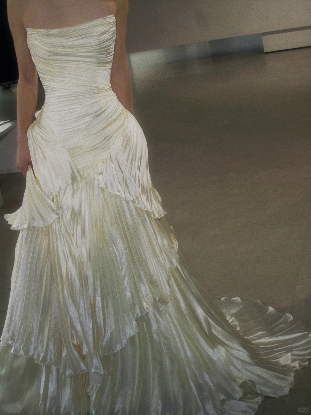 Unique Mermaid Strapless Pleated Ivory Satin Long Wedding Dress SH5097