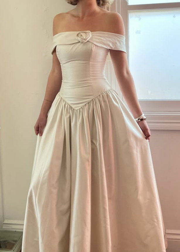 Vintage Ivory A Line Off the Shoulder Rose Satin Long Wedding Dress SH5874