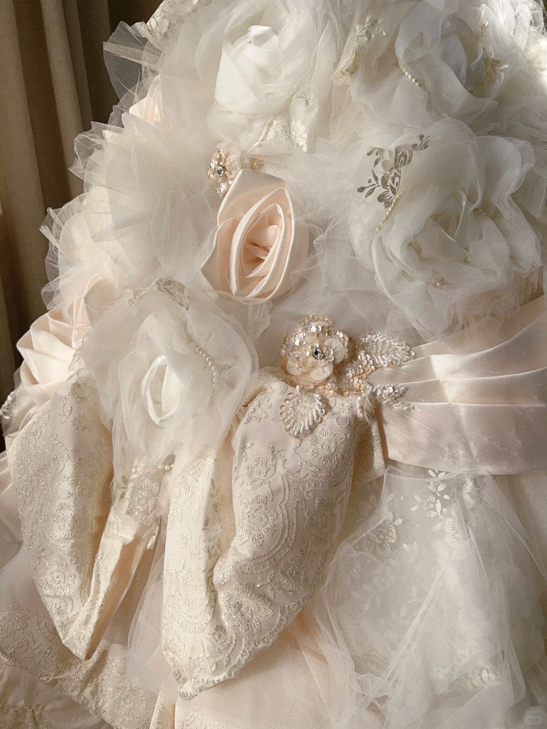 Stunning Retro Ball Gown Strapless Light Pink Rose Layered Organza Wedding Dress Prom Dress SH5890