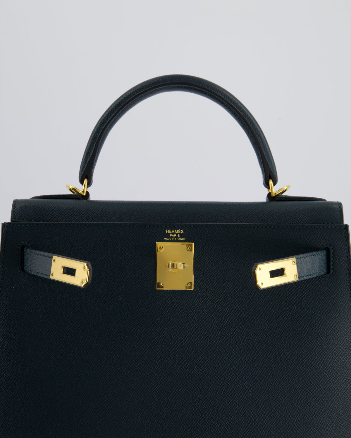 Hermès Kelly 28cm Bag in Vert Cypress Epsom Leather with Gold Hardware