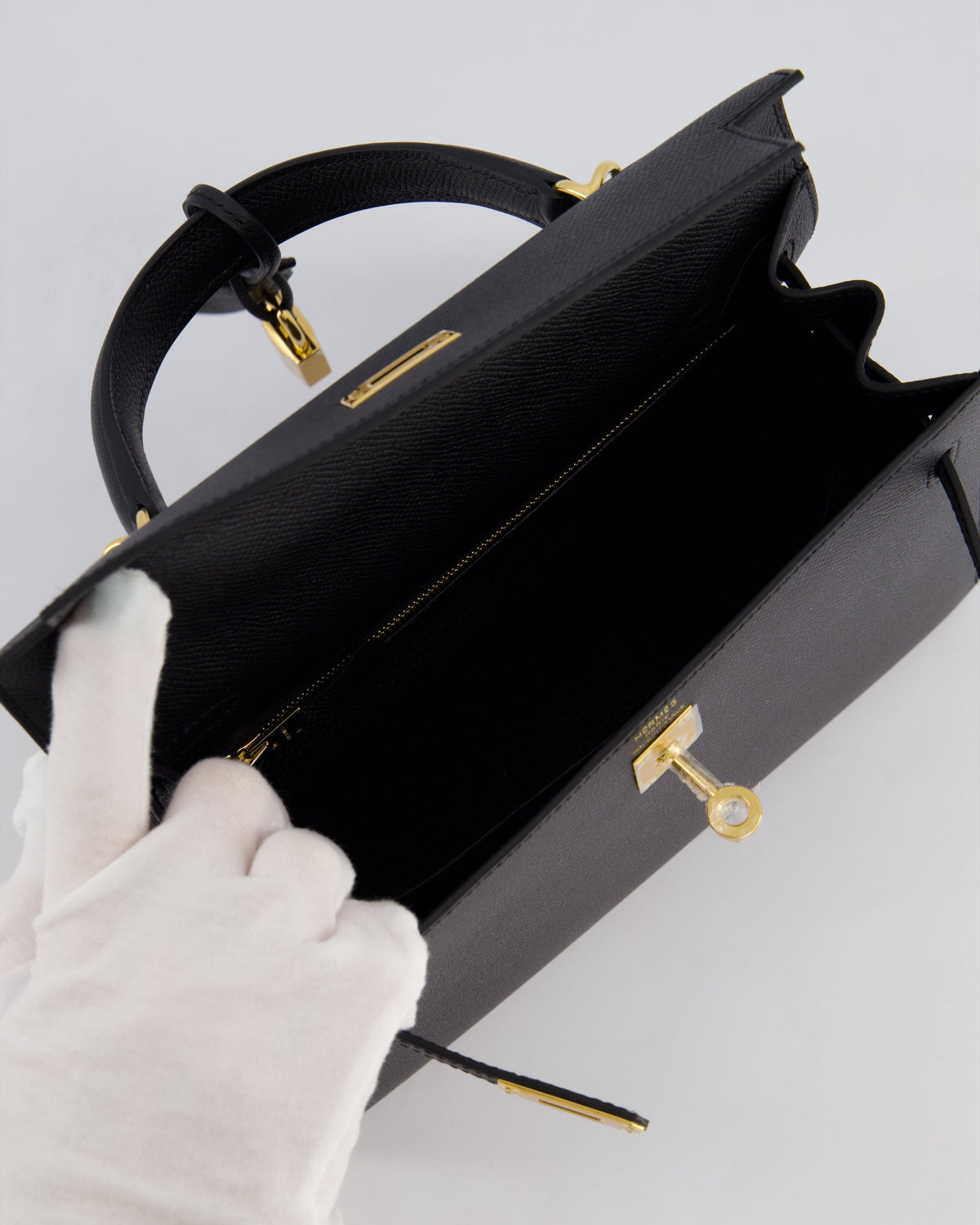 *HOLY GRAIL* Hermès Kelly 25cm Sellier Bag in Black Epsom Leather with Gold Hardware