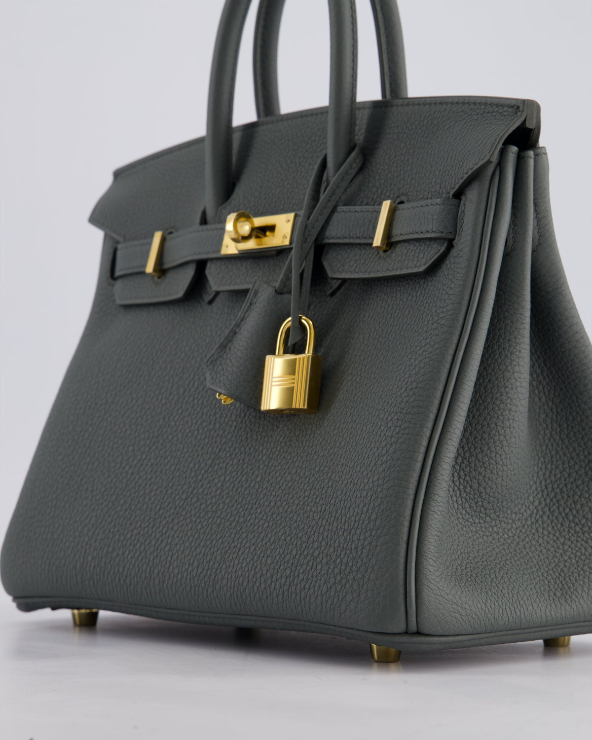 *SUPER HOT COLOUR* Hermès Birkin 25cm Retourne Bag in Vert Amande Togo Leather with Gold Hardware