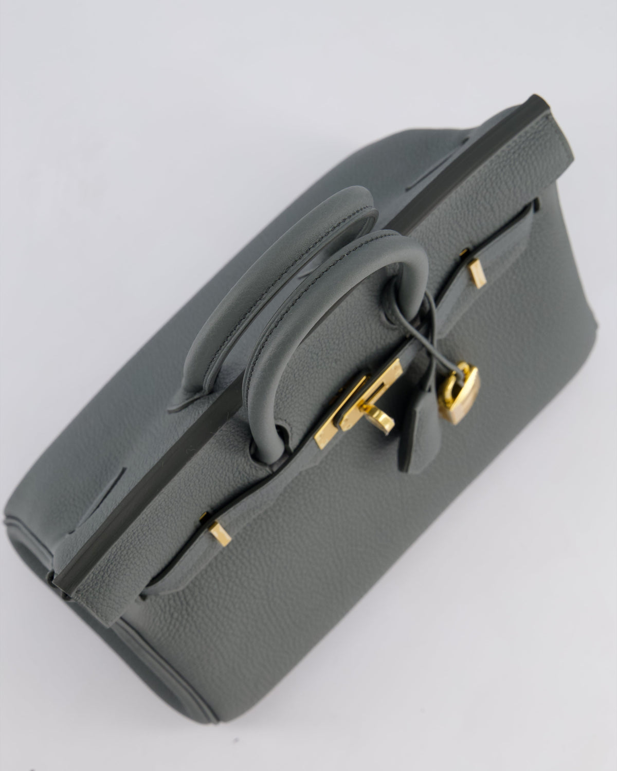 *SUPER HOT COLOUR* Hermès Birkin 25cm Retourne Bag in Vert Amande Togo Leather with Gold Hardware