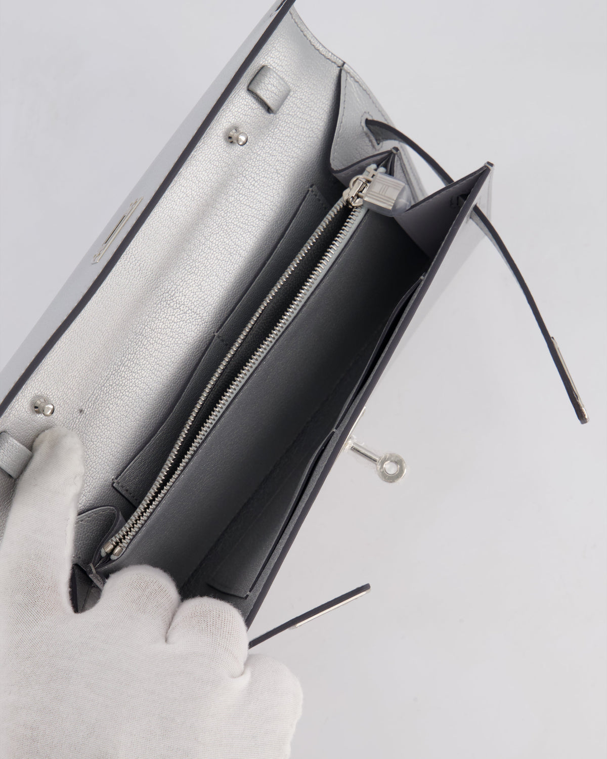 *SUPER RARE* Hermès Kelly To Go Bag in Argent Chevre Chamkila Leather with Palladium Hardware