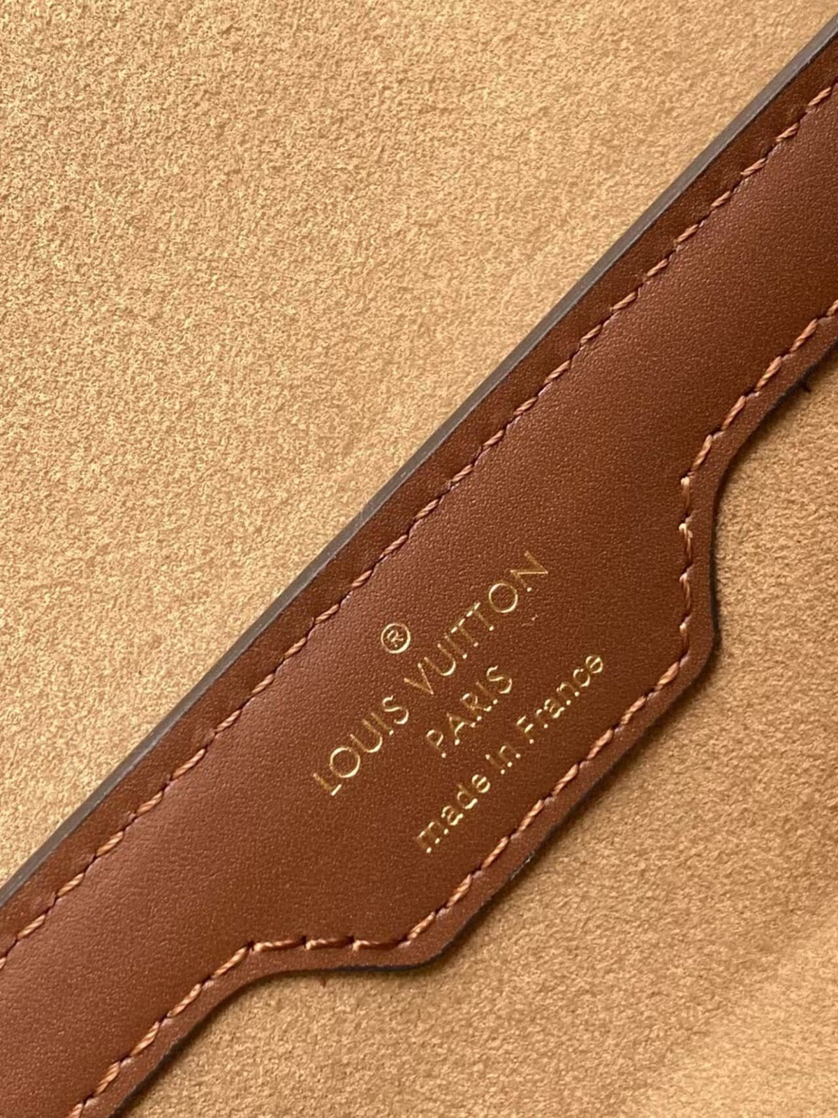 Louis Vuitton M57835 Papillon Trunk