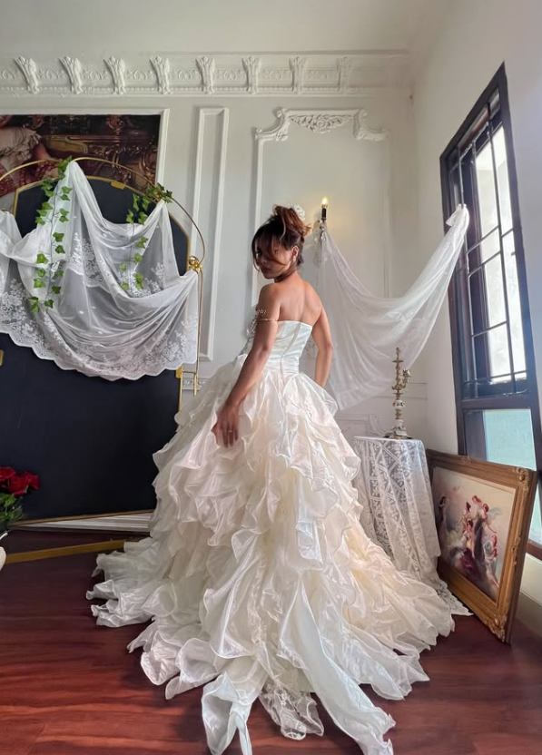 Stunning Vintage Ball Gown Strapless Exquisite Beaded Layered Organza Prom Dress SH5382