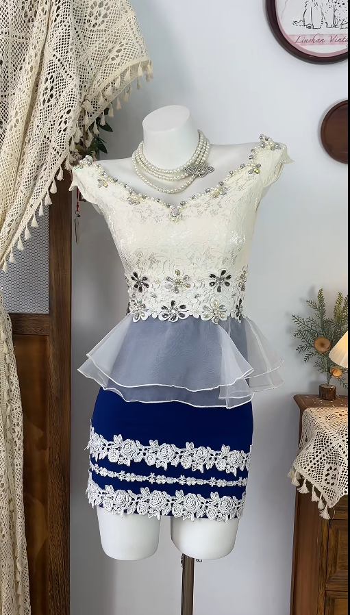 Beauty Homecoming Dress V Neck Applique Rinestone Back to School Outfits Party Dress  D6530