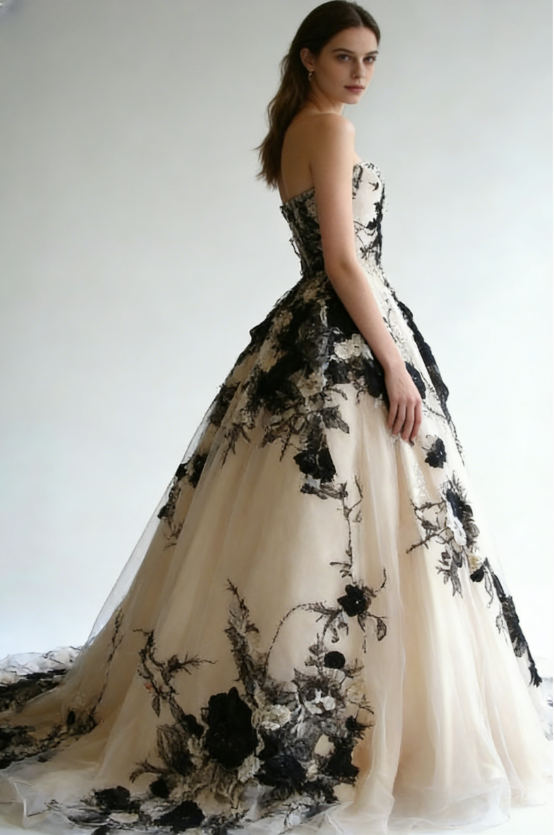 Stunning Ball Gown Sweetheart Neck Black Appliques Tulle Prom Dress  Evening Gown SH5421