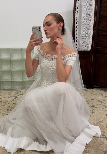 Vintage A Line Off the Shoulder White Lace Tulle Long Wedding Dress SH5875