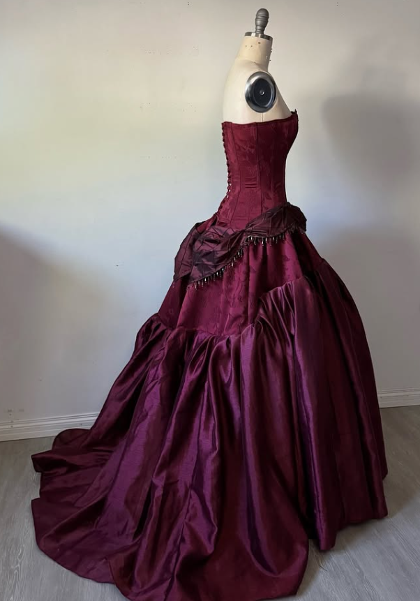 Vintage A Line Strapless Exquisite Beaded Burgundy Satin Prom Dress Wedding Guest Dress SH5400