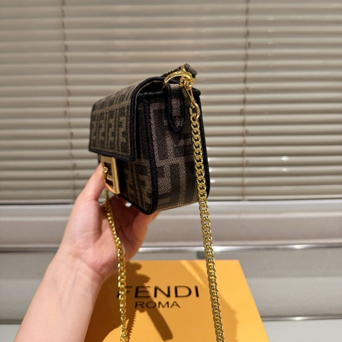 FENDI BAGUETTE MINI BROWN FF JACQUARD FABRIC BAG 20CM 8BS017A6V5F17U4